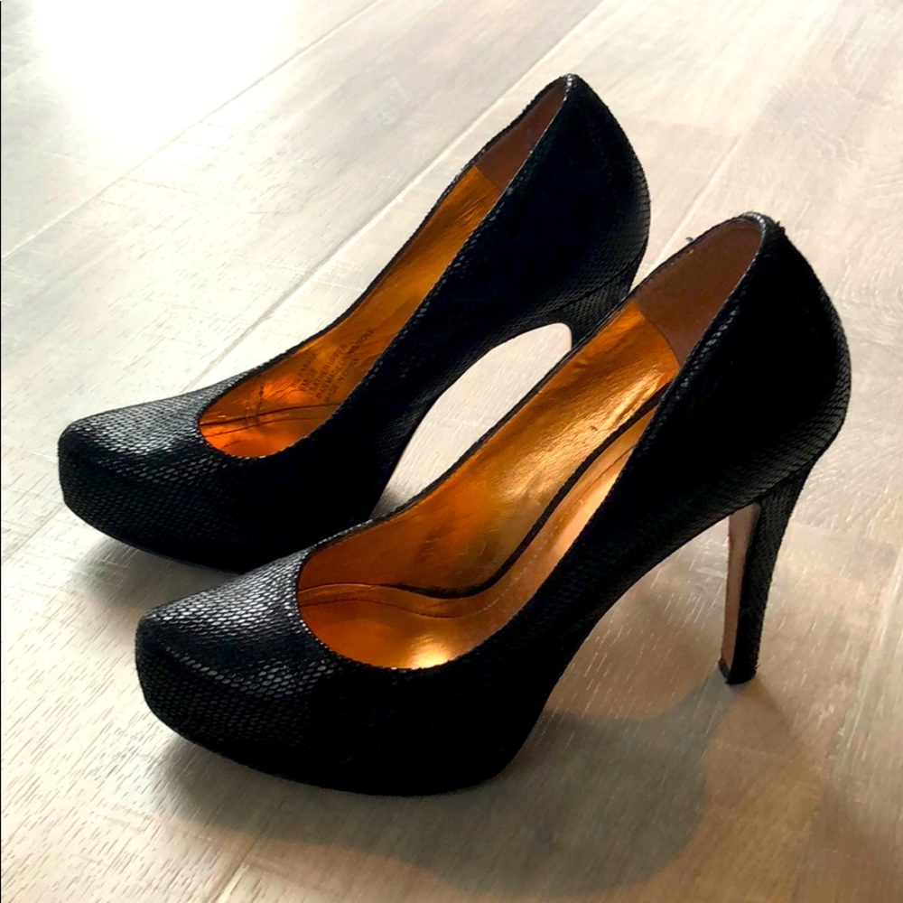 BCBG pump - Picture 1 of 5